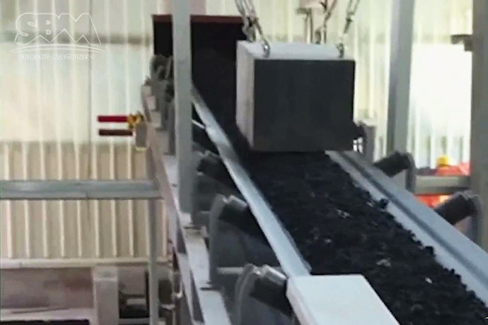 越南時(shí)產(chǎn)15噸煙煤磨粉線